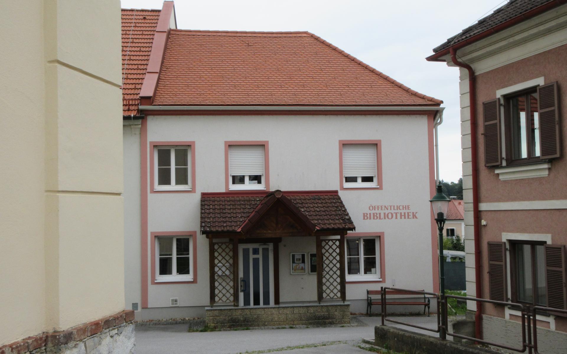 Alte Bibliothek im Kirchenhaus